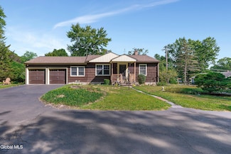 2 Drury Ln, Delmar, NY 12054