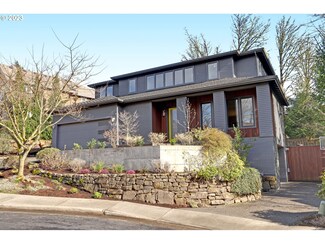 8306 NW Cresap Ln, Portland, OR 97229
