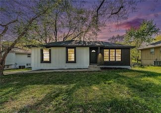 710 N Redwood Dr, Independence, MO 64056