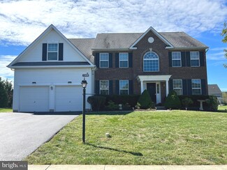 1008 Brookview Dr, Pennsburg, PA 18073