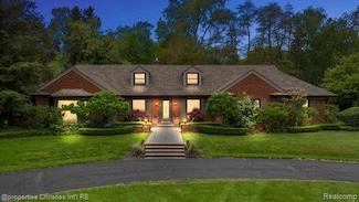 4889 Ardmore Dr, Bloomfield Hills, MI 48302