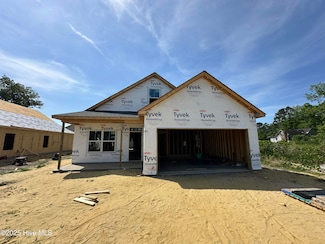 305 W Satchwell St, Burgaw, NC 28425