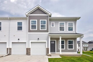 9661 Crestview Dr, West Des Moines, IA 50266