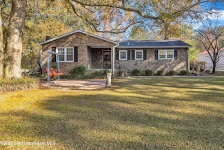 180 Summer Place Ln, Sylacauga, AL 35150