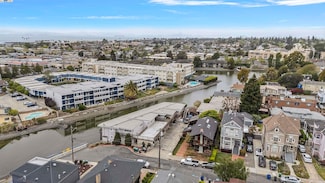 863 Walnut St, Alameda, CA 94501