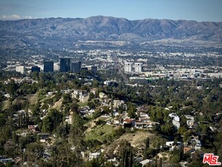 1302 Zuni Ln, Topanga, CA 90290