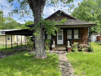 338 N Pine St, Wayne, WV 25570
