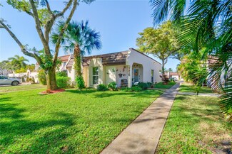 7316 Twin Sabal Dr, Hialeah, FL 33014