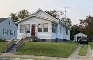 38 Phillips Ave, Hamilton, NJ 08610