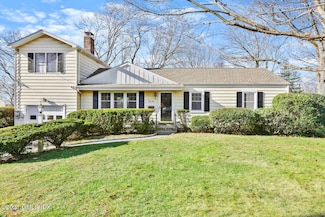 62 N Ridge Rd, Old Greenwich, CT 06870
