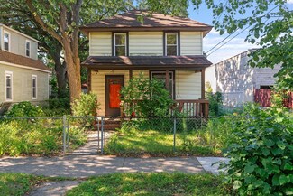 946 27th Ave NE, Minneapolis, MN 55418