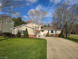 33755 Carriage Park Dr, Solon, OH 44139