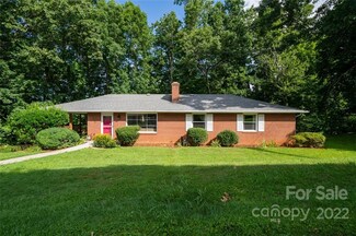 745 Mountain View Rd, Mars Hill, NC 28754