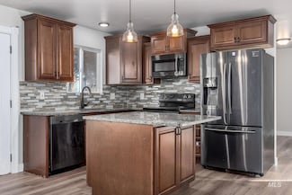 805 S Wardwell Ave, Emmett, ID 83617