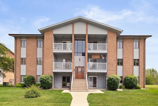 9651 Merrillville Rd Unit 204, Crown Point, IN 46307