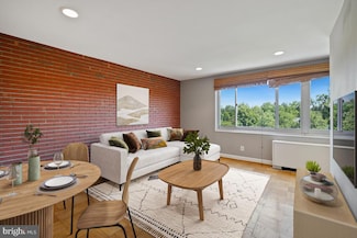 1900 Lyttonsville Rd, Silver Spring, MD 20910