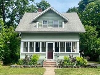 9 W Green St, Easthampton, MA 01027