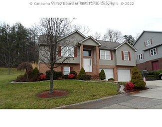 105 Walnut St, Nitro, WV 25143