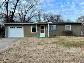 916 SW 31st Terrace, Topeka, KS 66611
