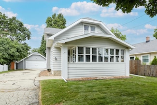 416 Oakland Ave, Waukesha, WI 53186