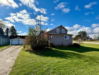 127 E 1st St, Waldo, WI 53093