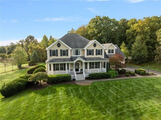 15 Squirrel Ln, East Greenwich, RI 02818
