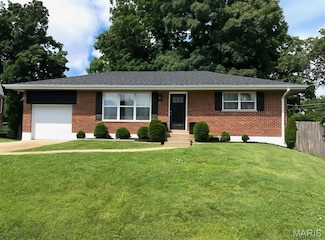 9405 High Hill Ct, Saint Louis, MO 63126