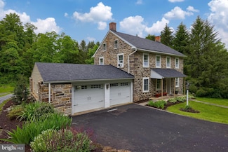 62 E Mountain Ave, Robesonia, PA 19551
