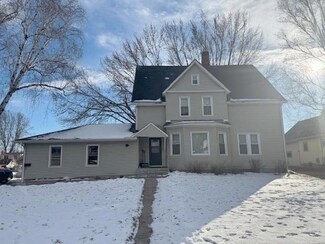 515 Cypress St S, Cambridge, MN 55008