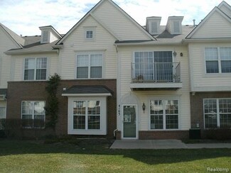 4103 Teal Ln Unit 37, Walled Lake, MI 48390