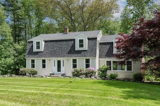 12 Dumbarton Oaks, Stratham, NH 03885