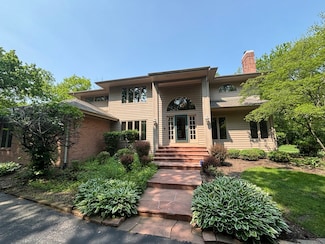 4523 Red Oak Ln, Long Grove, IL 60047