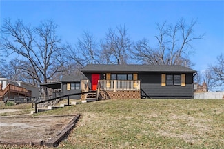 610 S 10th St, Leavenworth, KS 66048