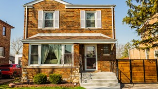9704 S Maplewood Ave, Evergreen Park, IL 60805