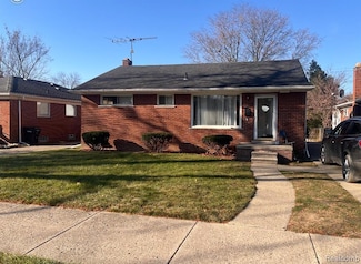 9075 W Parkway St, Redford, MI 48239