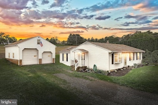 1302 Delta Rd, Red Lion, PA 17356