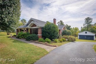 95 Hennessee St, Morganton, NC 28655