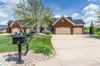 100 Waterfall Ct, Glen Carbon, IL 62034