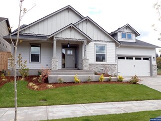 816 Riley Dr NE, Silverton, OR 97381