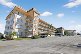 300 Village Green Cir S Unit 4070, Palm Springs, FL 33461