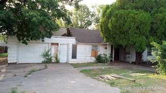 204 SW 16th St, Lawton, OK 73501
