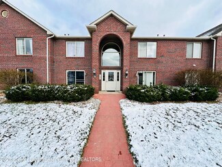 322 Pere Marquette Dr Unit 1, Lansing, MI 48912