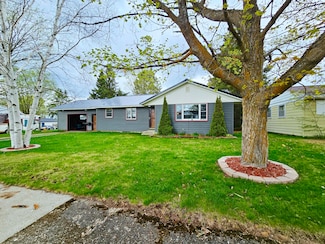 406 W Avenue C, Newberry, MI 49868