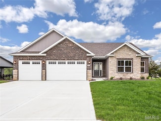 2923 Kehrswood Ct, Maryville, IL 62062