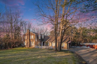 7062 S 6th St, Kalamazoo, MI 49009
