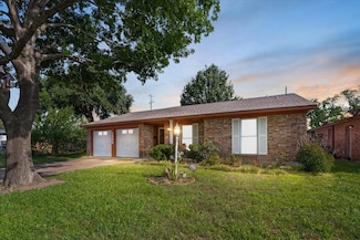 1326 Twin Falls Rd, Houston, TX 77088