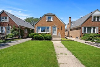 9320 S Troy Ave, Evergreen Park, IL 60805