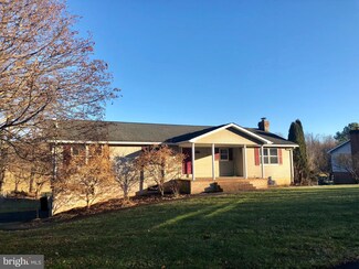 178 7th St, Shenandoah Junction, WV 25442