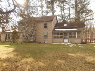 12095 Broadway Rd, Cato, NY 13033