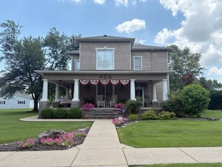 404 W Center St, Fairfield, IL 62837